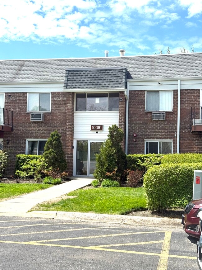 Building Photo - 10381 Dearlove Rd