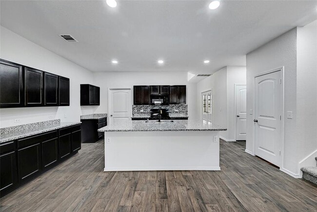 Foto del edificio - 5824 Brampton Ln