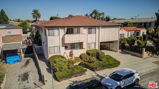 Building Photo - 305 E Plymouth St