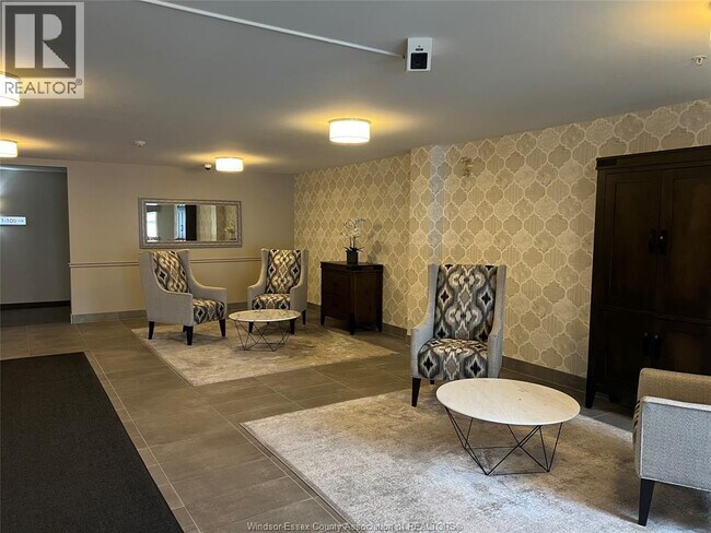 Photo du bâtiment - 1535 Grand Marais Rd W