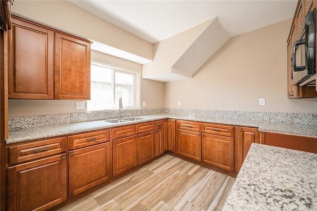 Foto del edificio - 1207 E 55th St