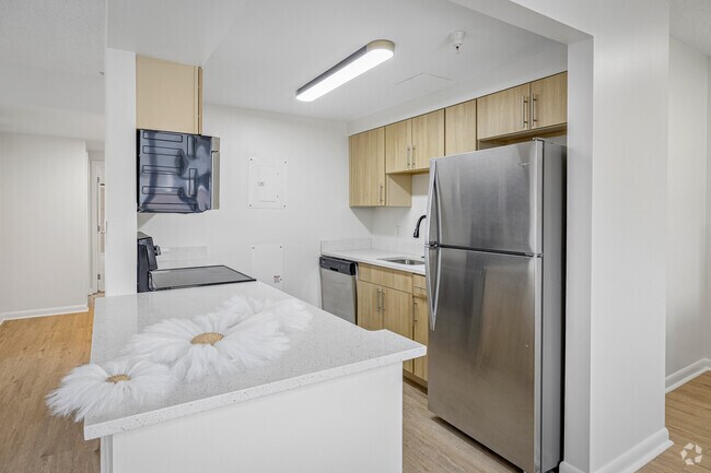 Eutaw 1 habitación, 1 baño - 800 pies cuadrados - Cocina - 500 W Fayette St.