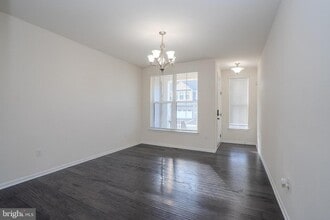 Building Photo - 16 Clover Ln