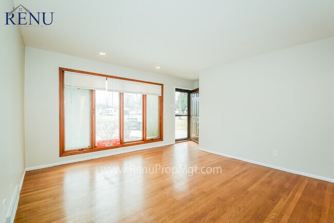 Foto del edificio - 1125 Florland Dr