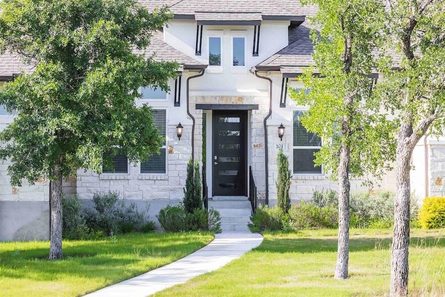 Primary Photo - 101 Woodstock Cir