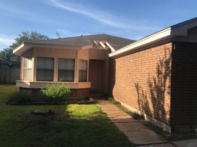 Building Photo - 15307 Beechnut St