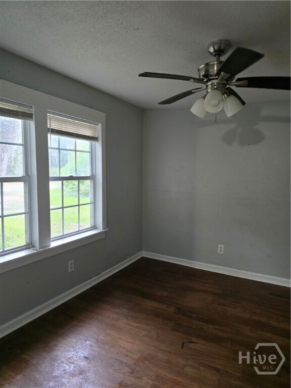 Foto del edificio - 14107 Coffee Bluff Rd