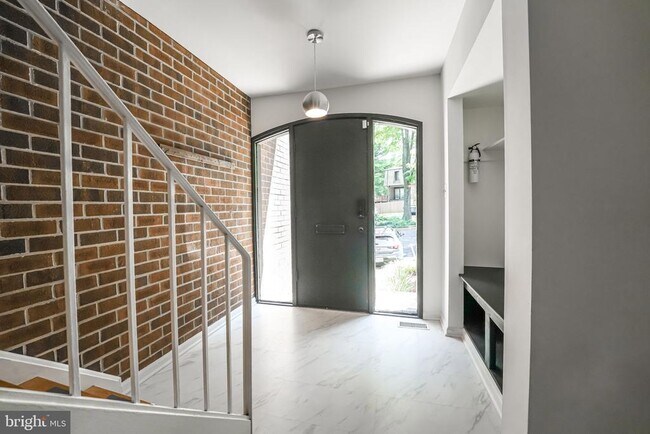 Foto del edificio - 4908 Sauquoit Ln