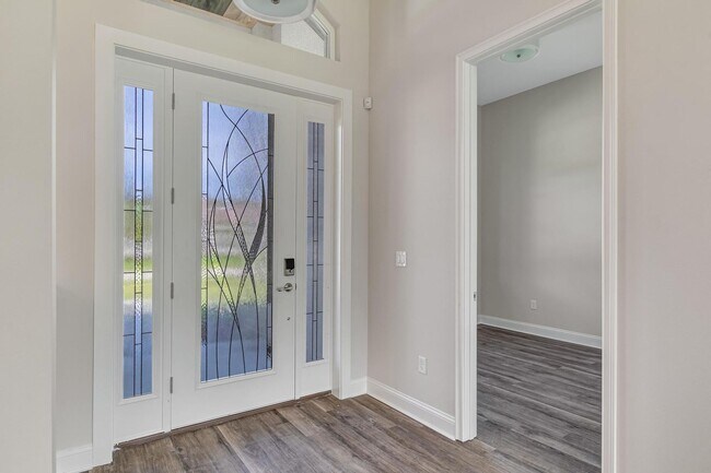 Foto del edificio - Stunning 4 Bedroom, 2 Bathroom Home on Qui...