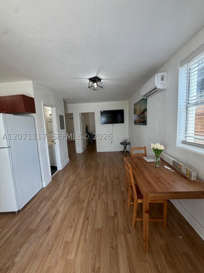 Foto del edificio - 127 NW 47th St