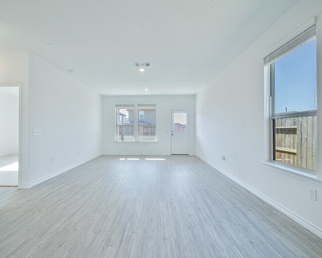 Foto del edificio - 15126 Canyon Rapids Rd