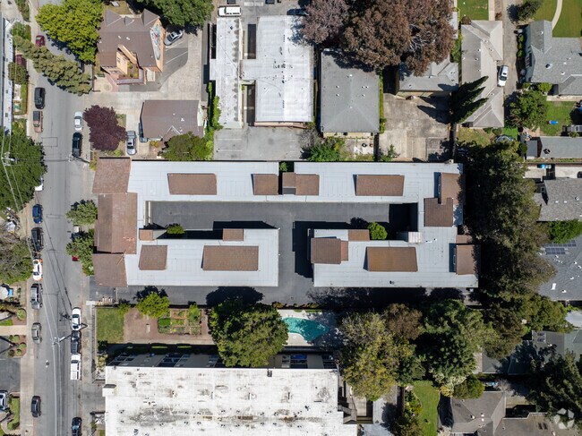 Building Photo - Whispering Pines