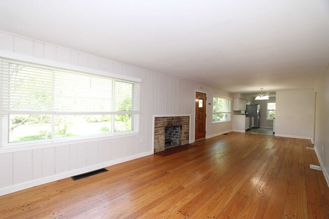 Foto del edificio - 3 Bed 1 Bath House