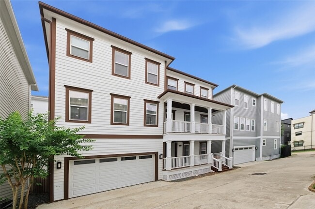Building Photo - 1425 W 23rd St