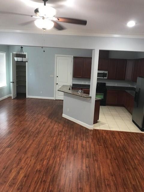 Building Photo - 10201 Brooktree Dr