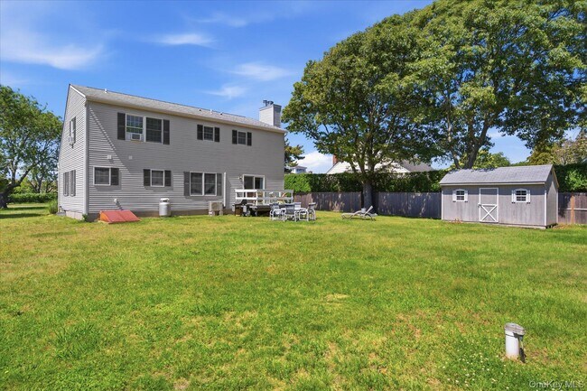 Building Photo - 59 Peconic Ave