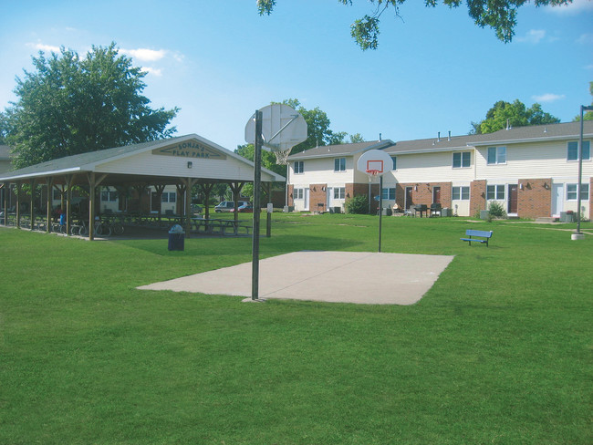 Foto del edificio - Cedar Valley Townhouses