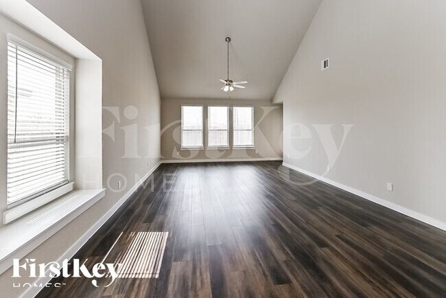 Foto del edificio - 12319 Summerbrook Dr