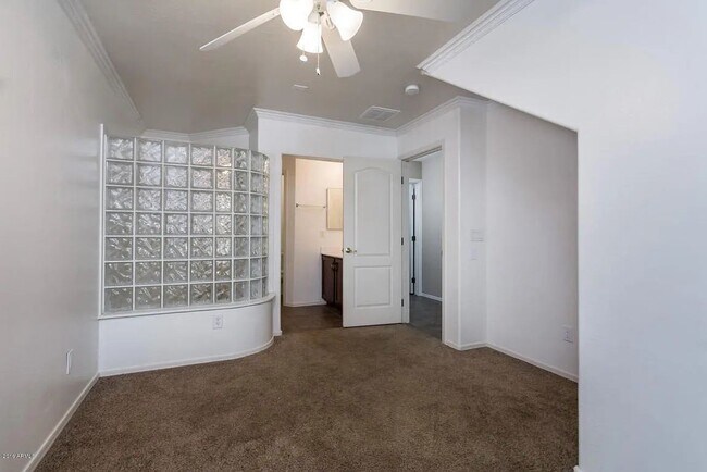 Building Photo - 5715 S 21st Pl