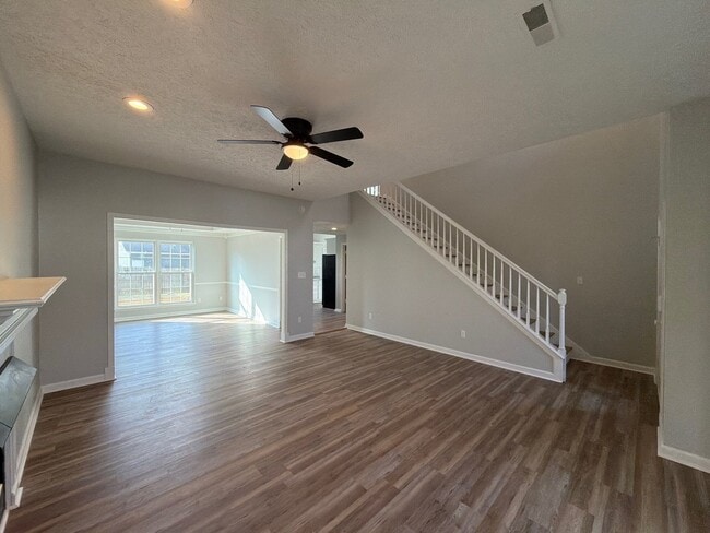 Foto del edificio - 103 Kestrel Ct SW