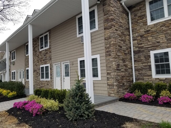 Building Photo - 601 Terrace Rd