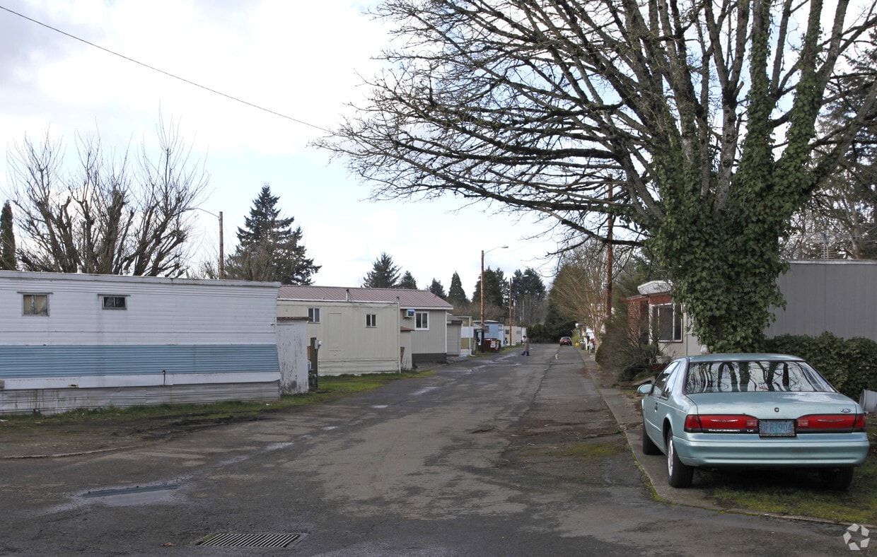 Primary Photo - Circle Cedar Court (mobile home)