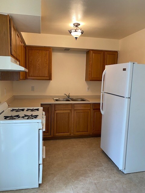 Building Photo - 219 N 48th St