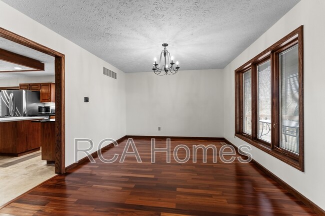 Foto del edificio - 8820 W 46th St