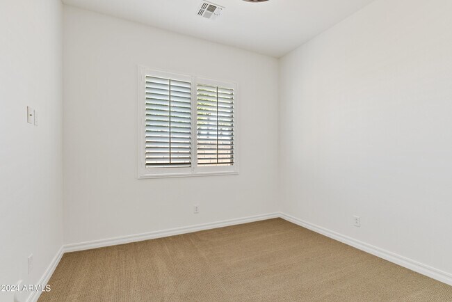 Building Photo - 4301 S Newport Pl