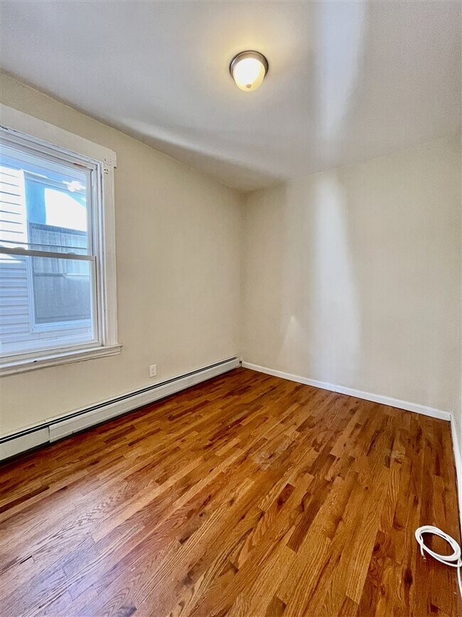 Building Photo - 263 Stegman St