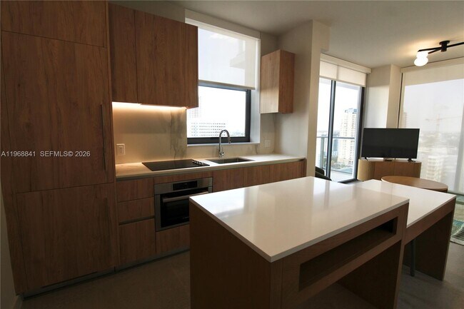 Building Photo - 11 NE 6th St