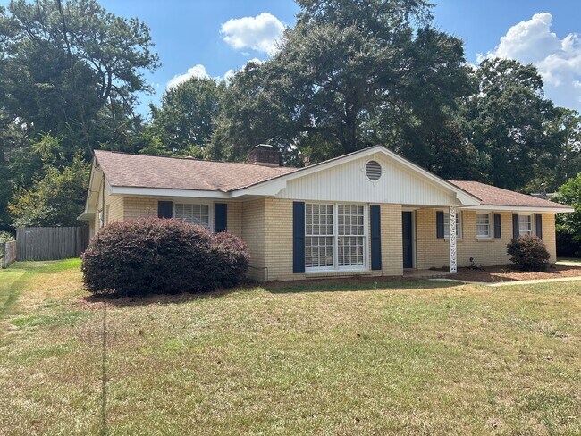 Foto del edificio - 3920 Meredith Dr