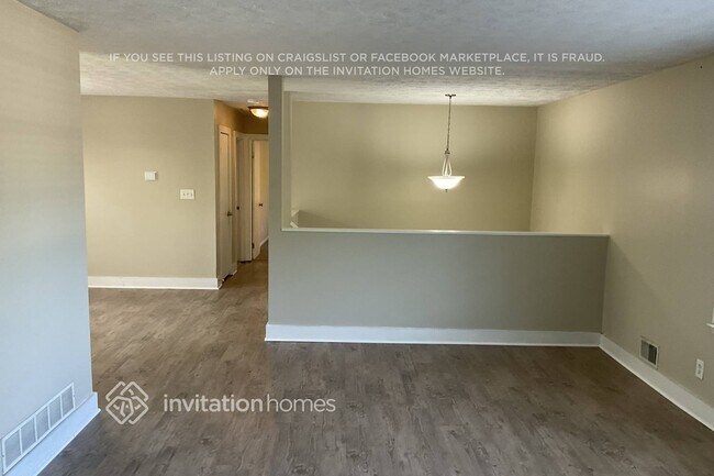 Building Photo - 215 Simpson Dr NE