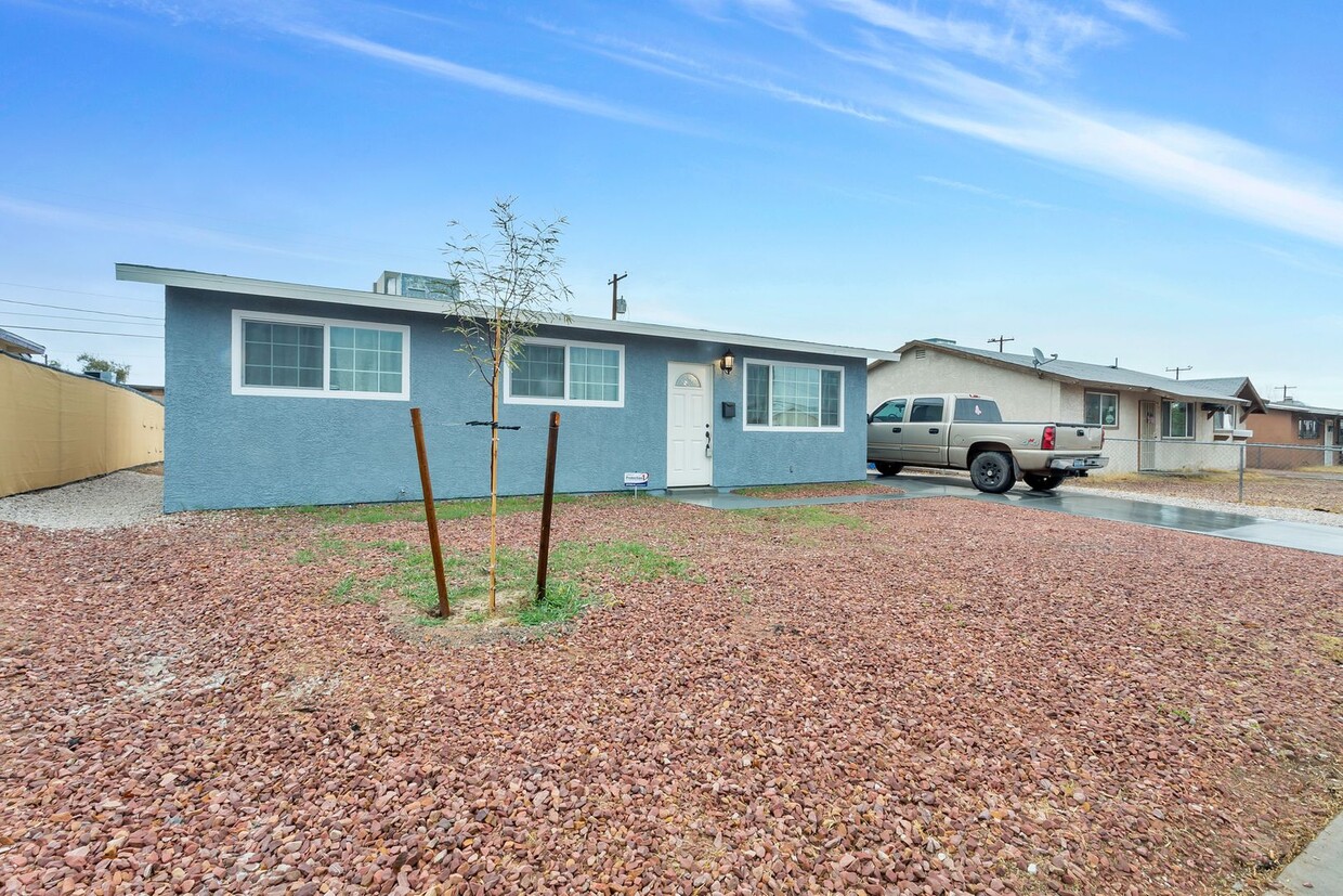 Primary Photo - *NO HOA* LOVELY ONE-STORY 3-BEDROOM 2-BATH...