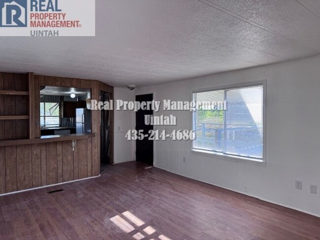 Building Photo - Cute 2 Bedroom, 1 Bathroom Trailer Home.
