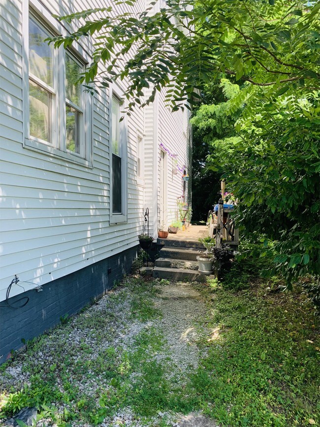 Building Photo - 48 E Mechanic St