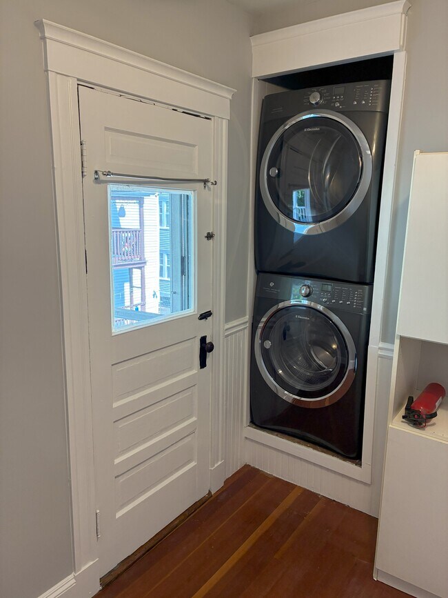Washer dryer - 27 Rose St