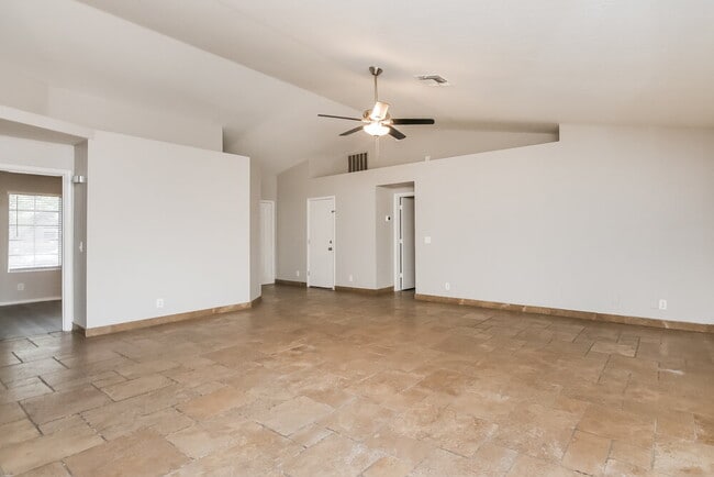 Building Photo - 1042 S Canal Dr