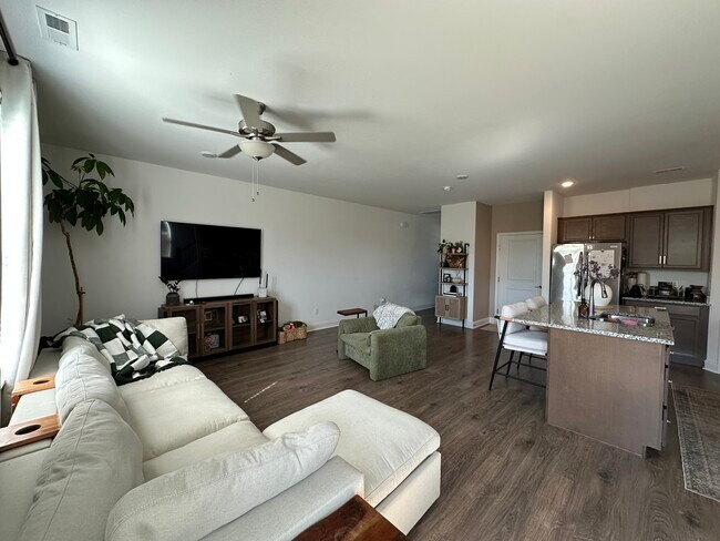 Foto del edificio - 1615 Mountain Quail Cir