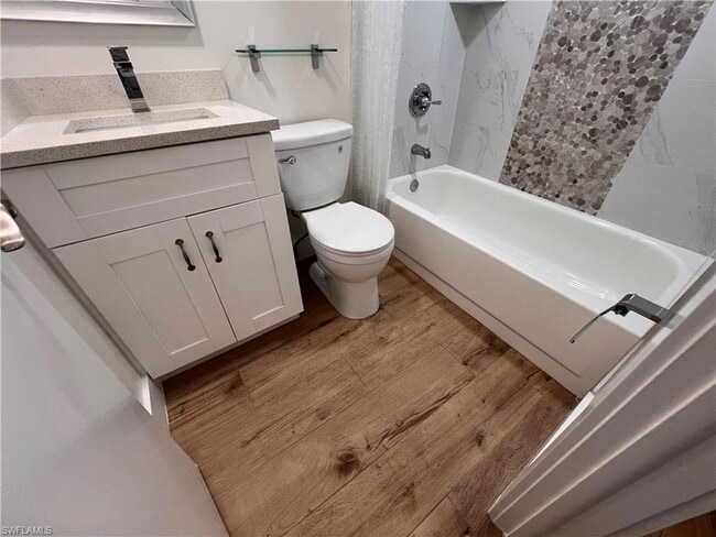 Foto del edificio - 123 Palm Dr