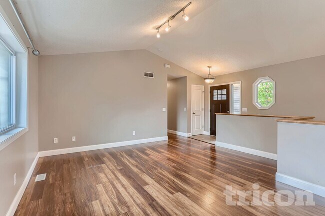 Foto del edificio - 7850 Park Ave NE