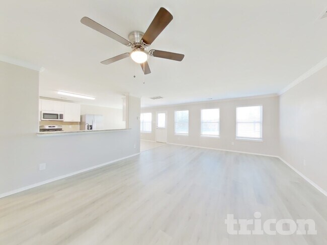 Foto del edificio - 17235 Hawks Landing Dr