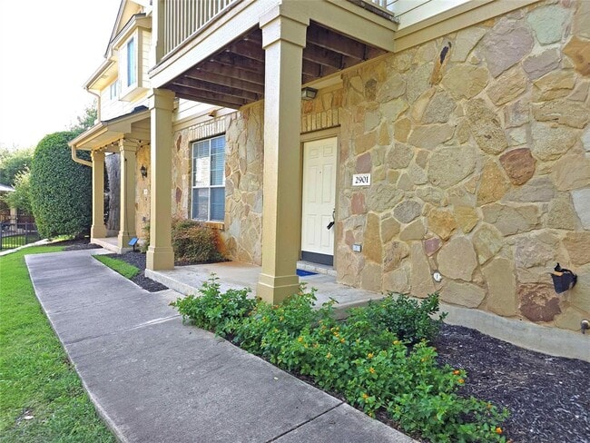 Building Photo - 16100 S Great Oaks Dr