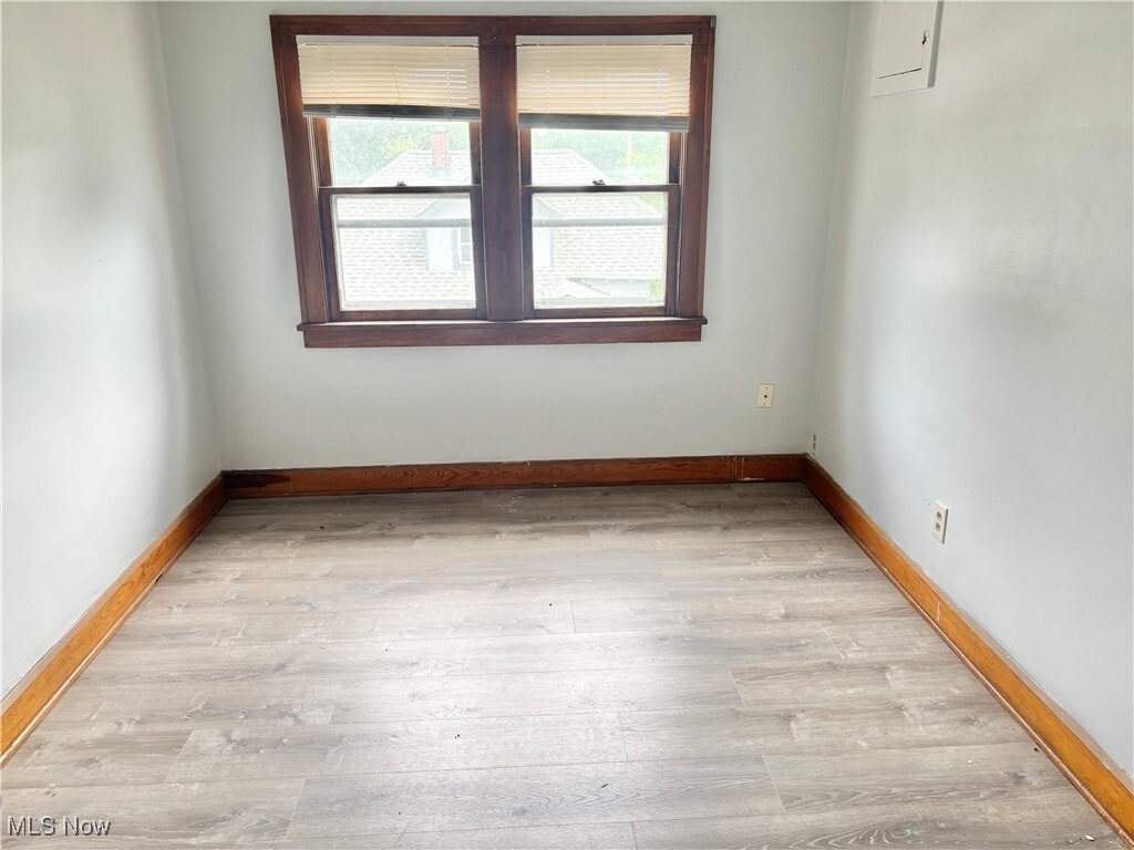 Foto del edificio - 9615 Cardwell Ave