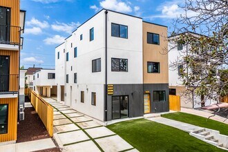 Building Photo - 1013 S Citrus Ave