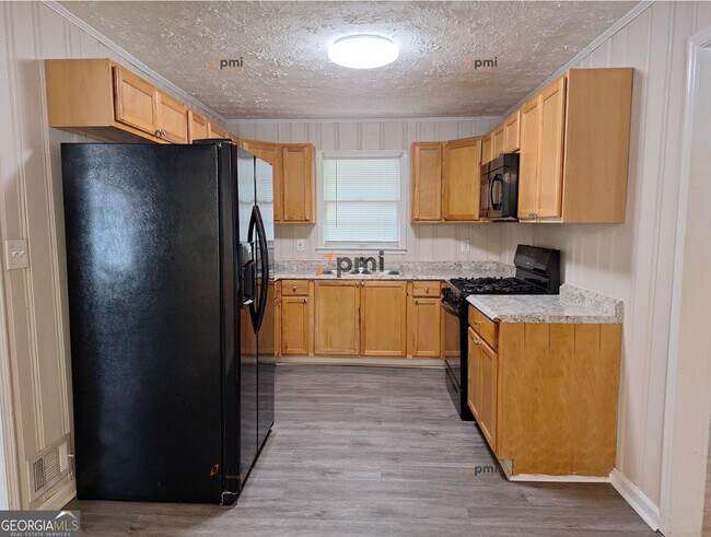 Building Photo - 4384 Westside Dr