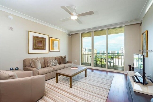 Foto del edificio - 1350 Main St