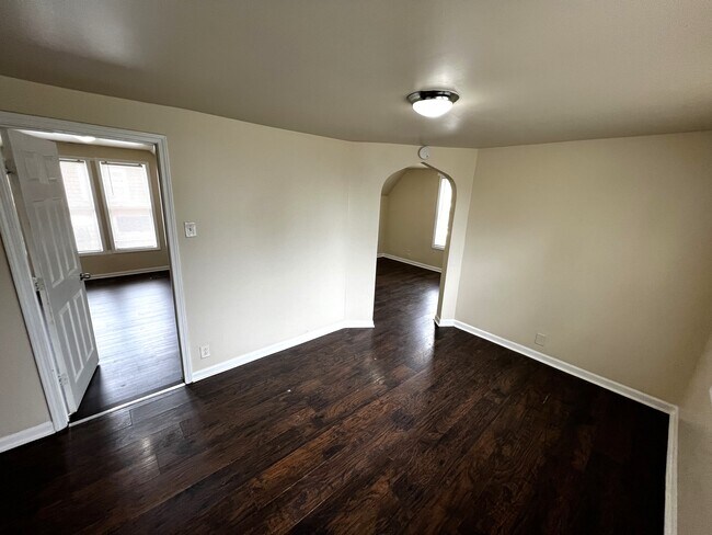 Building Photo - 47-2 W 103rd Pl