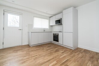 Building Photo - 39 Riverwood Pkwy