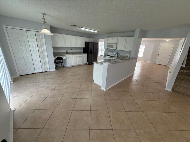 Building Photo - 707 Battery Pointe Dr